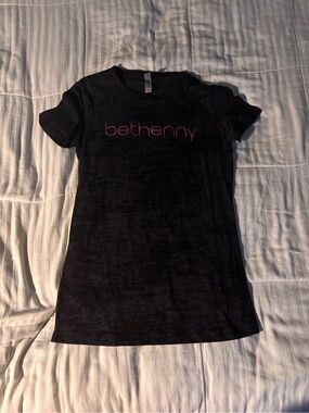 Hanes Black Bethenny Frankel Short Sleeve Tee with Pink Graphic